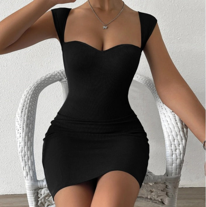 Short sleeveless knitted buttocks strap dress